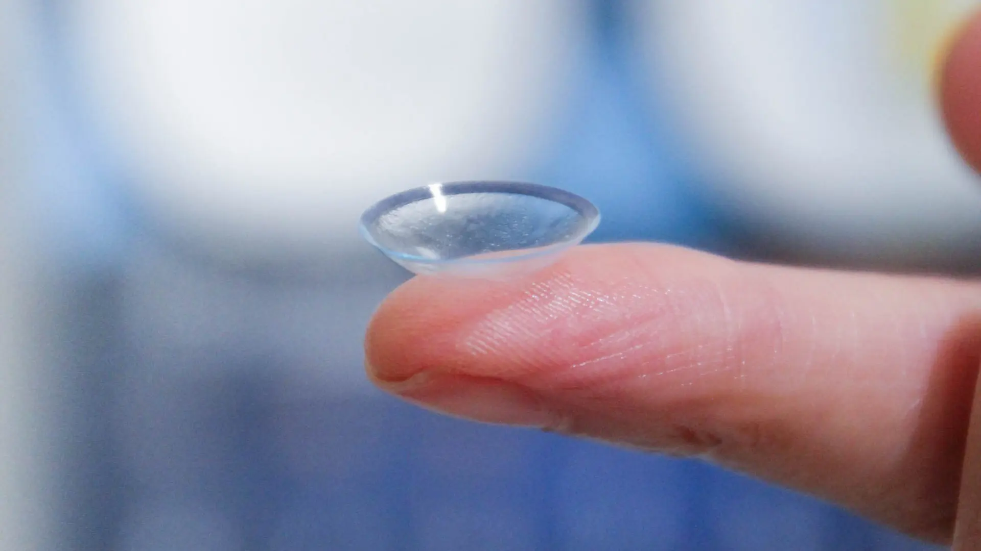 Adaptación de Lentes de Contacto en Oftalmología Vertical